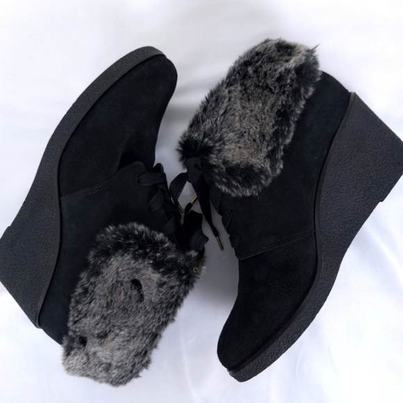 Cole Haan Coralie Black Suede Wedge waterproof Faux Fur boots 8.5B - Picture 1 of 10